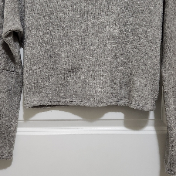 MOD Womens M Gray Cowl Neck Cropped Angora Blend Sweater Dolman Sleeve - Picture 4 of 10